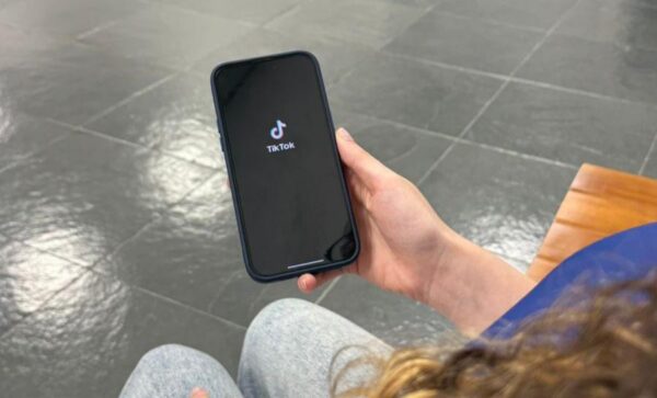 Cultura da comparação: o custo emocional de performar nas redes