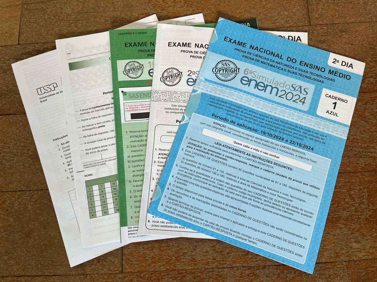 Prova de grandes faculdades públicas de um estudante